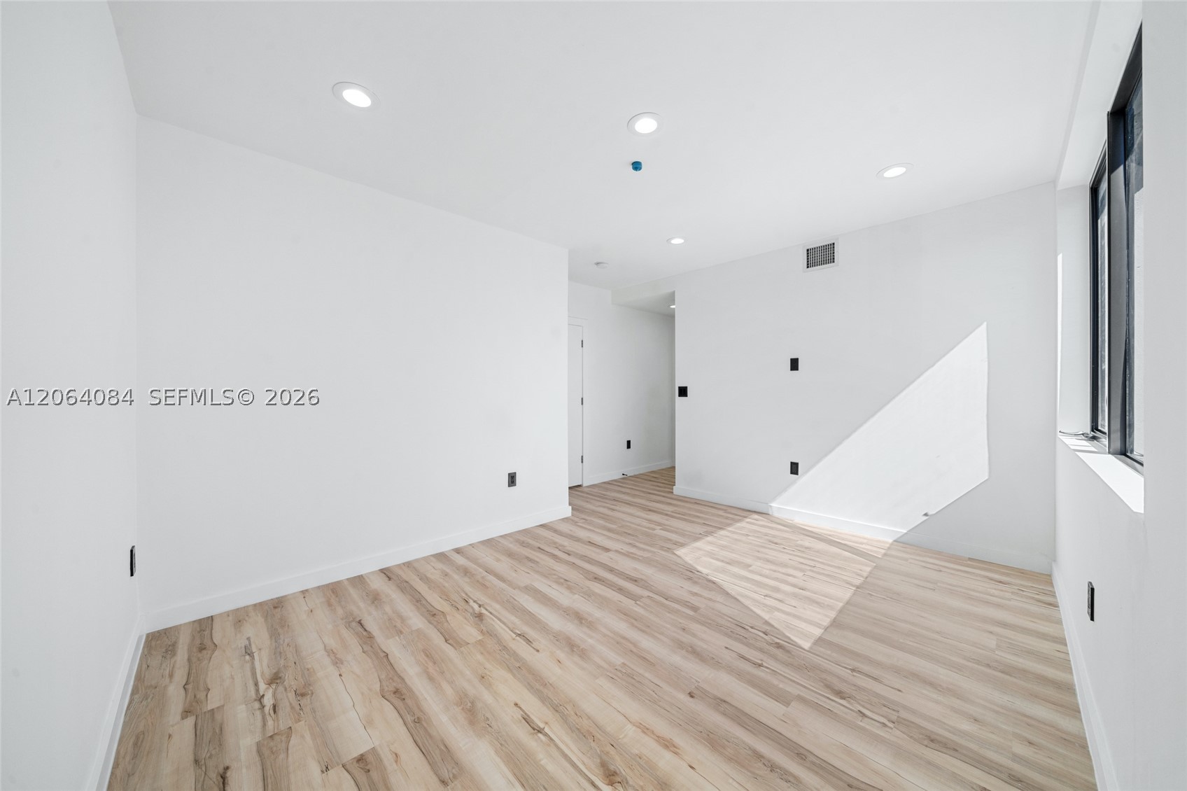 11 NE 51 St #B, Miami FL 33137