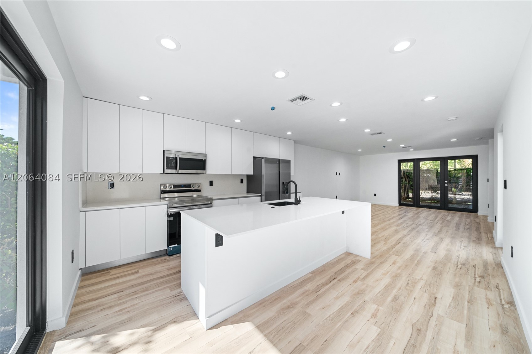 11 NE 51 St #B, Miami FL 33137