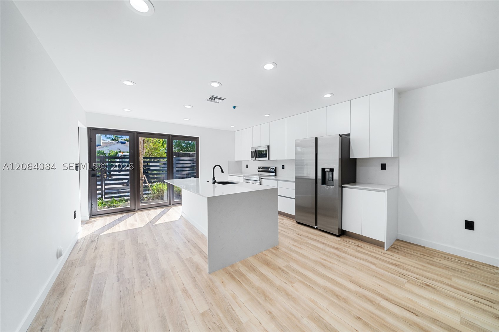 11 NE 51 St #B, Miami FL 33137