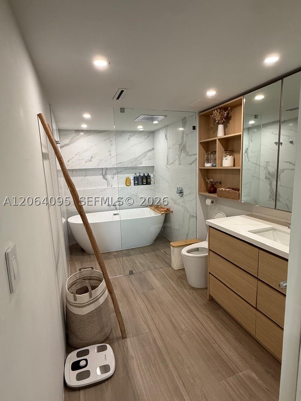 1111 Crandon Blvd #B1004, Key Biscayne FL 33149