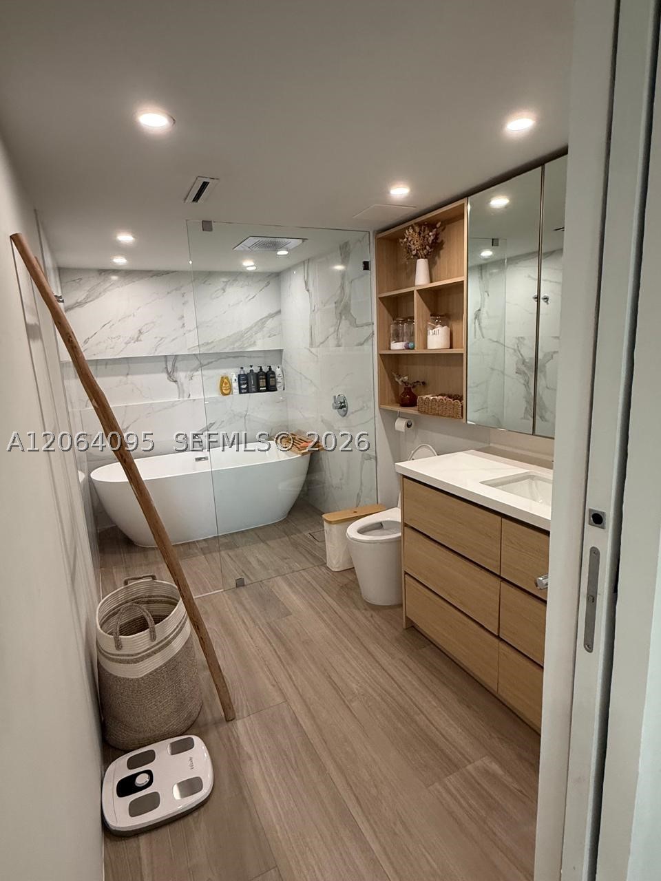 1111 Crandon Blvd #B1004, Key Biscayne FL 33149