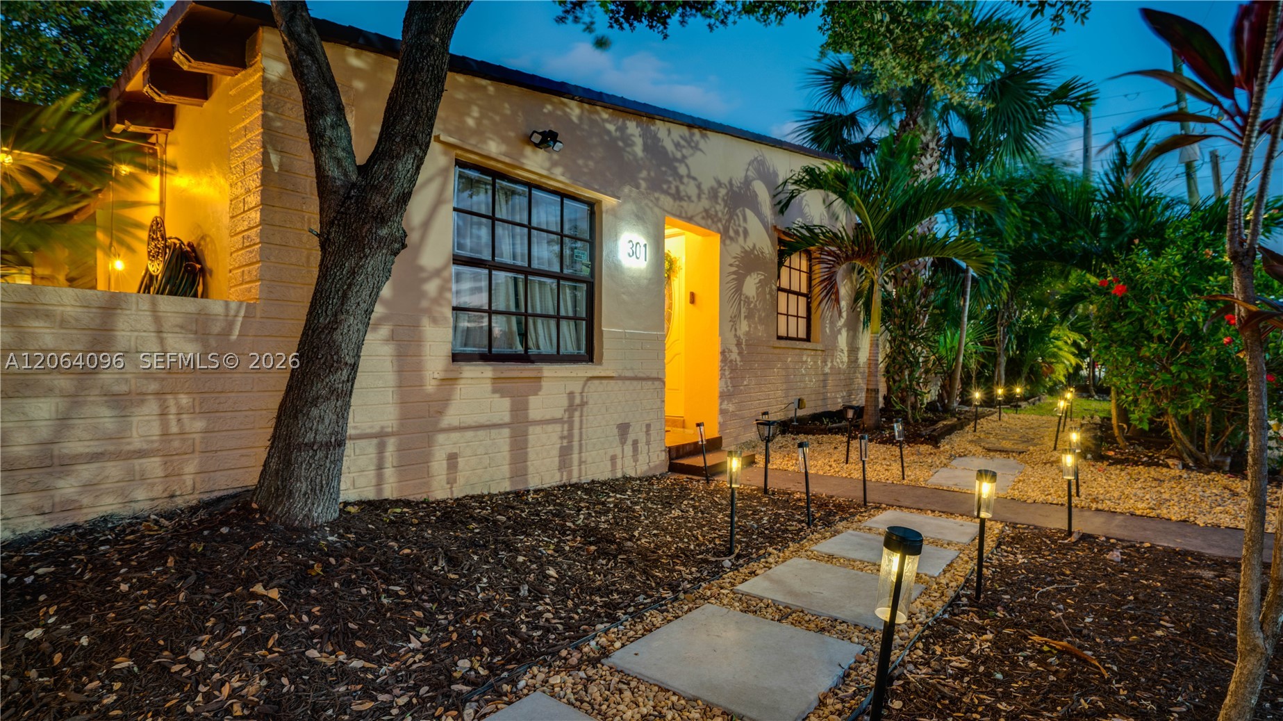 301 SW 69th Ave #301, Miami FL 33144