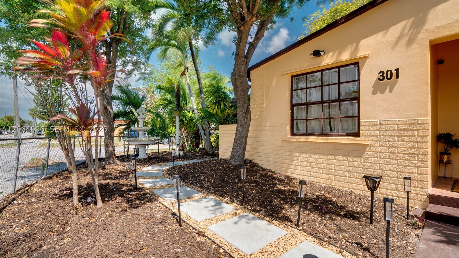 301 SW 69th Ave #301, Miami FL 33144