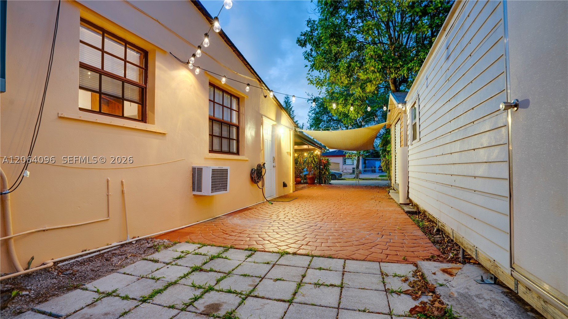 301 SW 69th Ave #301, Miami FL 33144