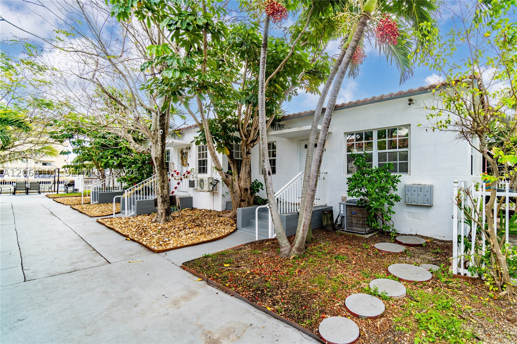 8335 E Crespi Blvd #4, Miami Beach FL 33141