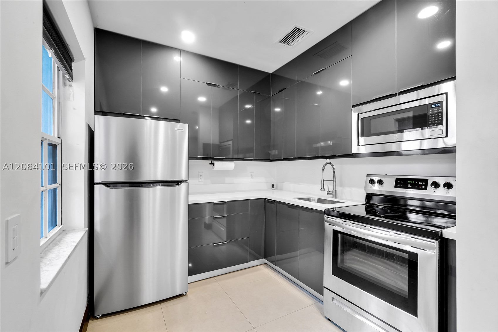 8335 E Crespi Blvd #4, Miami Beach FL 33141