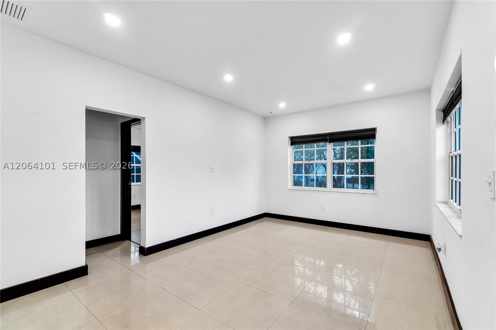 8335 E Crespi Blvd #4, Miami Beach FL 33141
