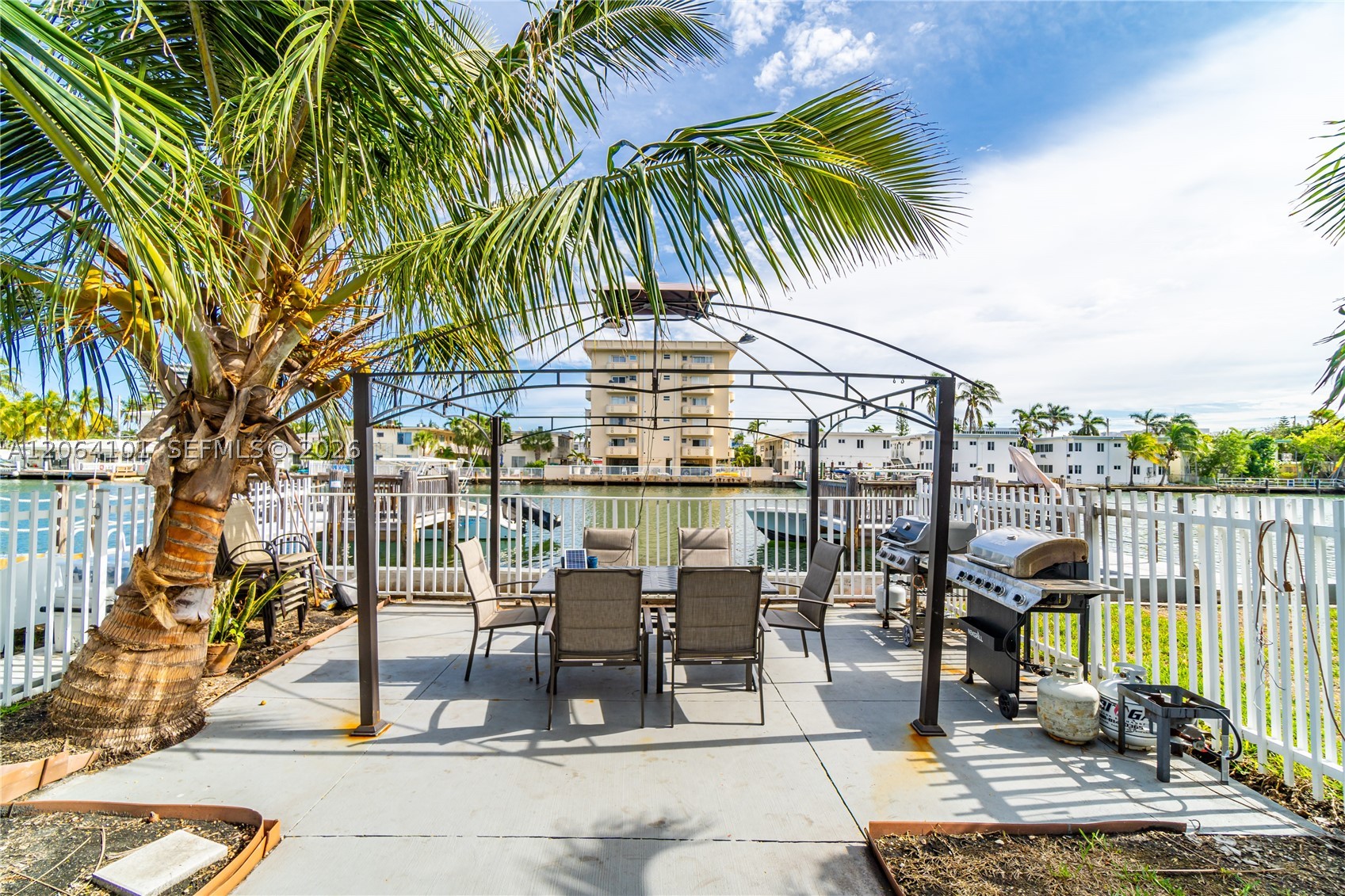 8335 E Crespi Blvd #4, Miami Beach FL 33141