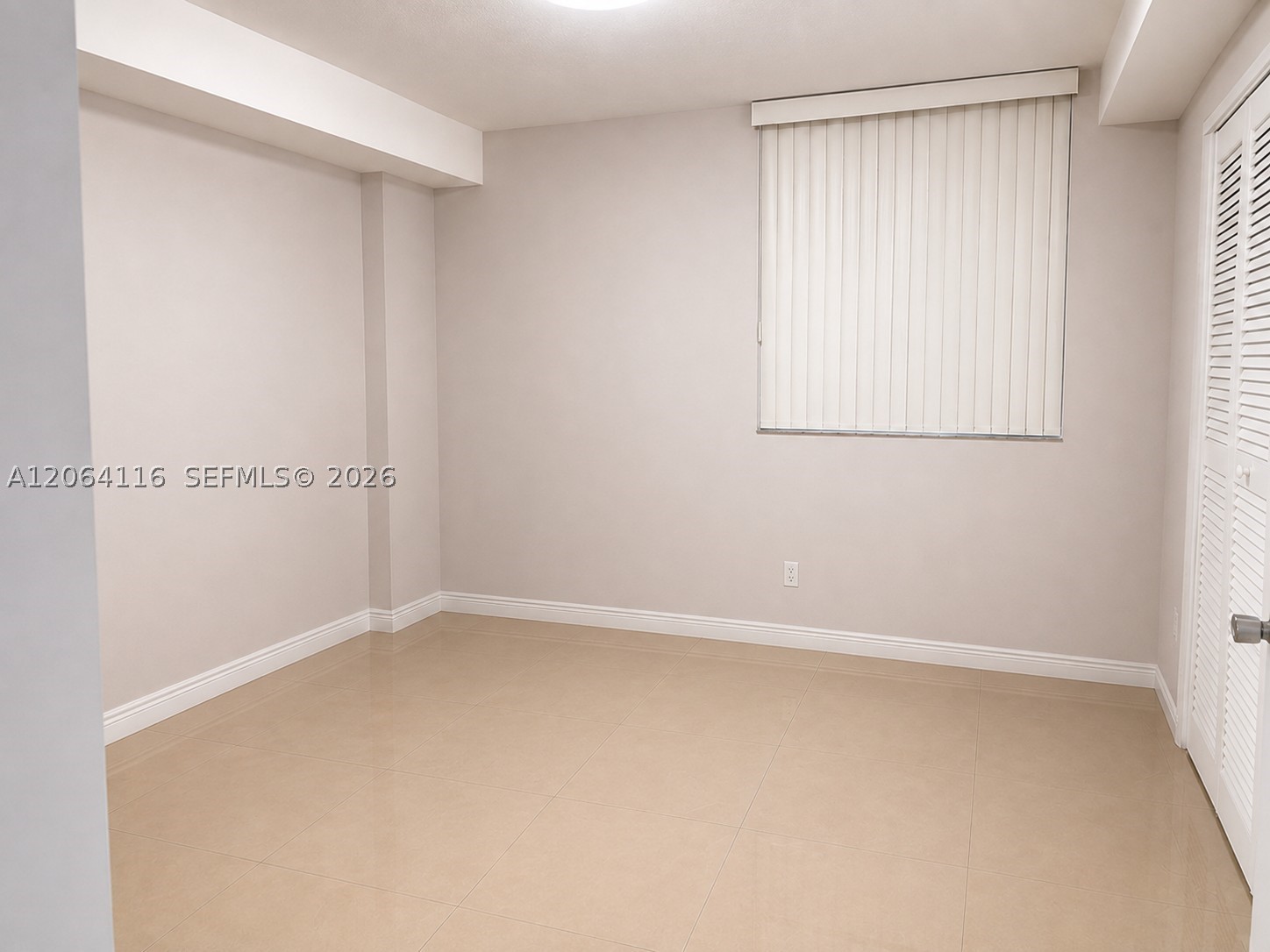 1 Glen Royal Pkwy #702, Miami FL 33125