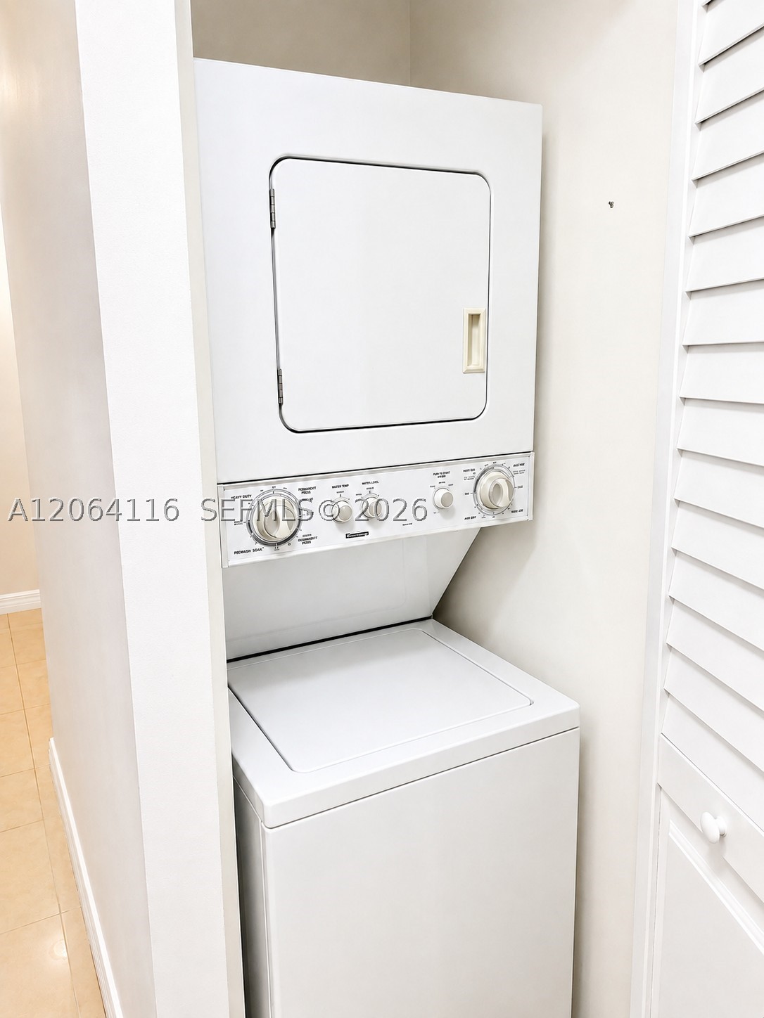 1 Glen Royal Pkwy #702, Miami FL 33125
