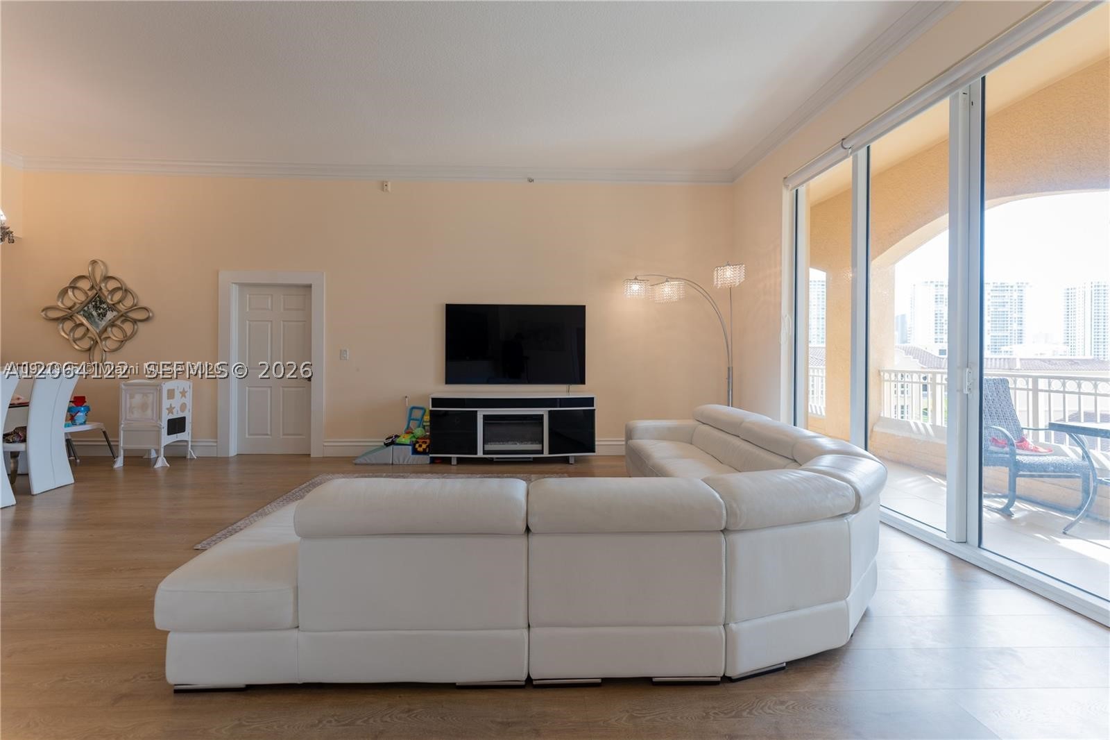3001 NE 185th St #710, Aventura FL 33180