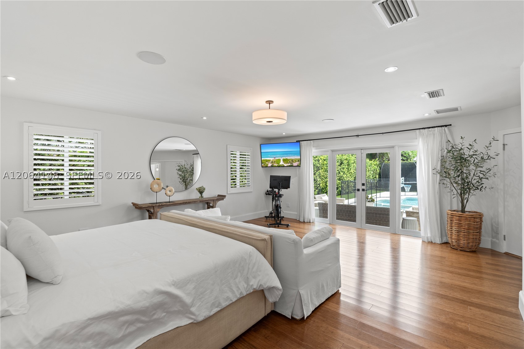 735 Benevento Ave, Coral Gables FL 33146