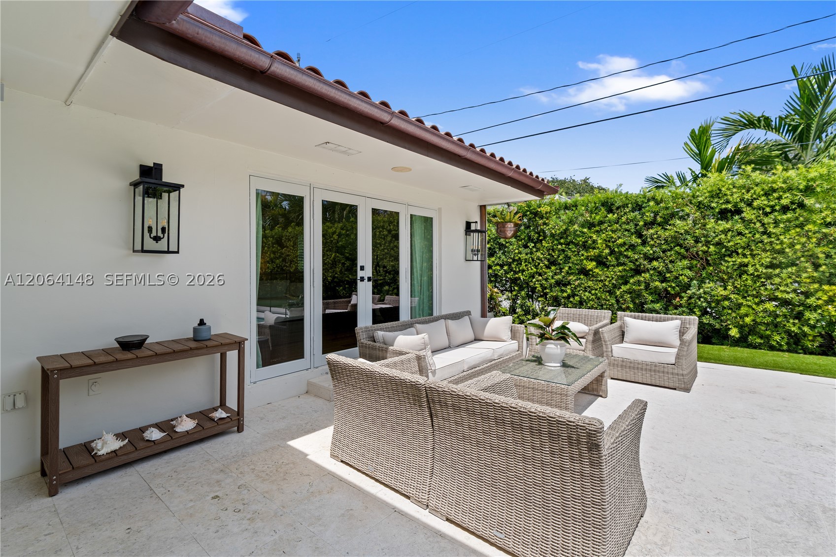 735 Benevento Ave, Coral Gables FL 33146