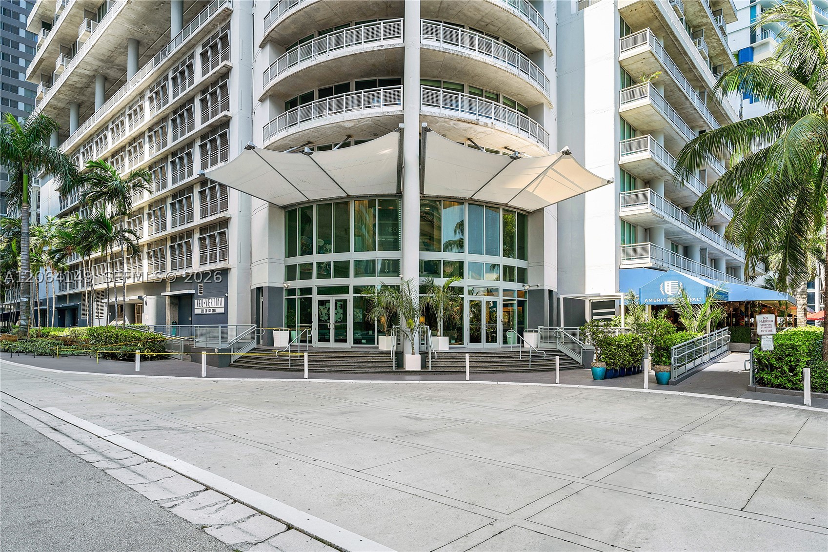 690 SW 1st Ct #PH3102, Miami FL 33130