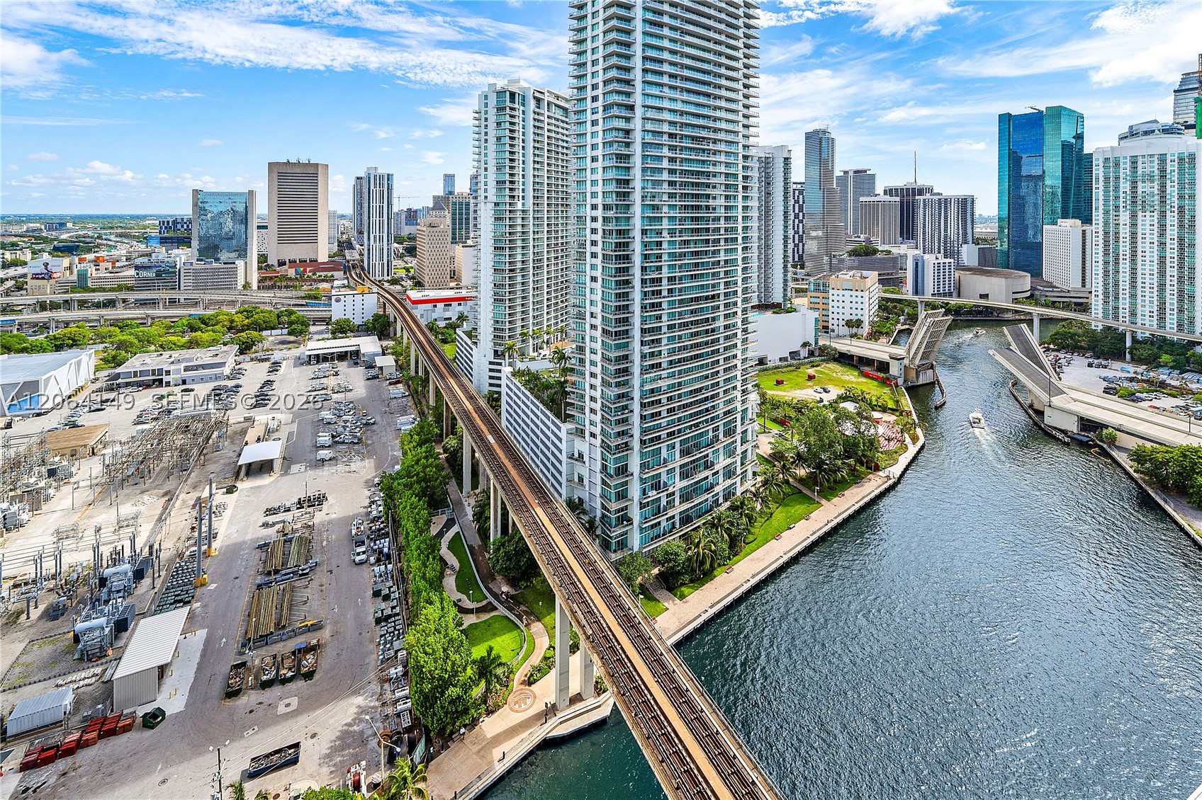 690 SW 1st Ct #PH3102, Miami FL 33130
