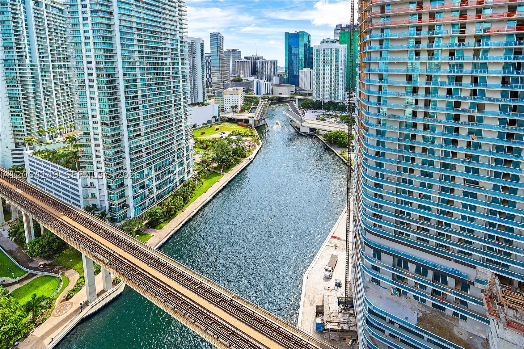 690 SW 1st Ct #PH3102, Miami FL 33130