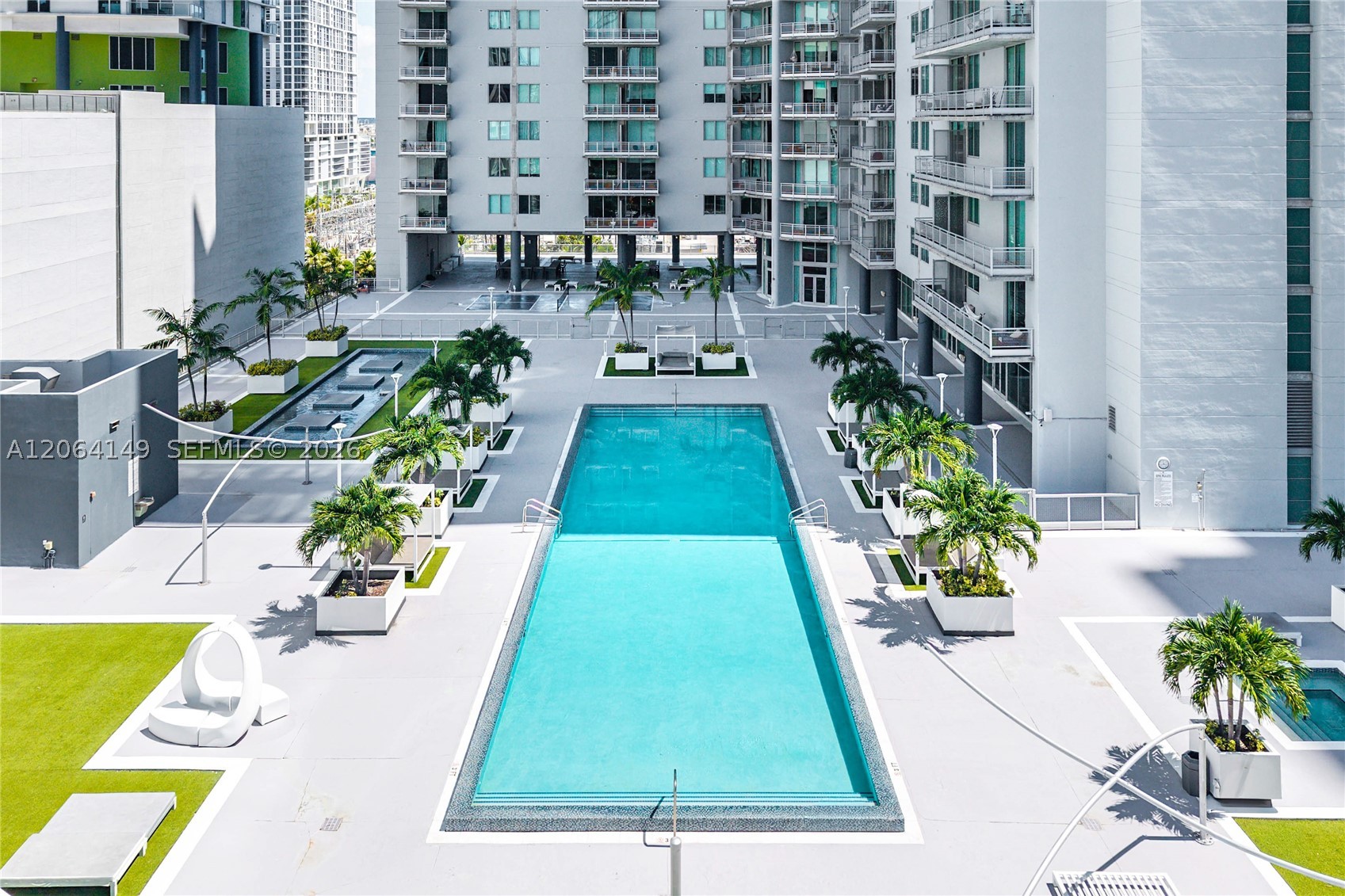 690 SW 1st Ct #PH3102, Miami FL 33130