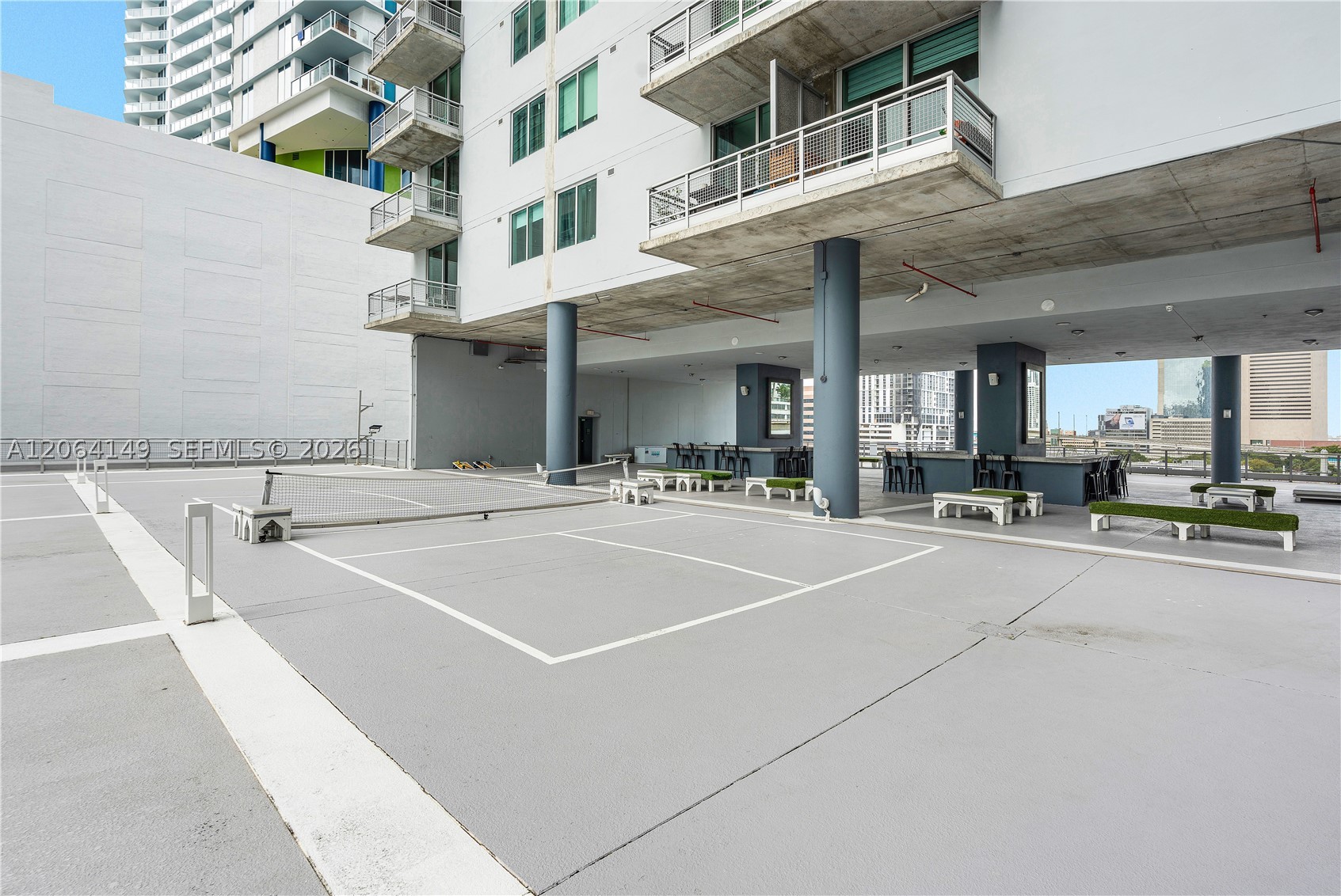 690 SW 1st Ct #PH3102, Miami FL 33130