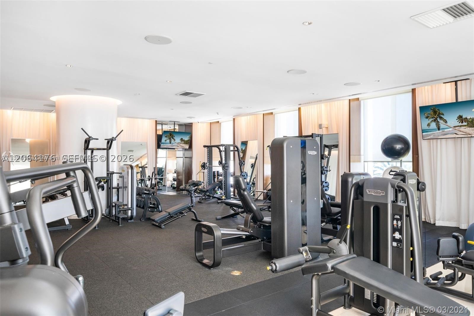 450 Alton Rd #1904, Miami Beach FL 33139
