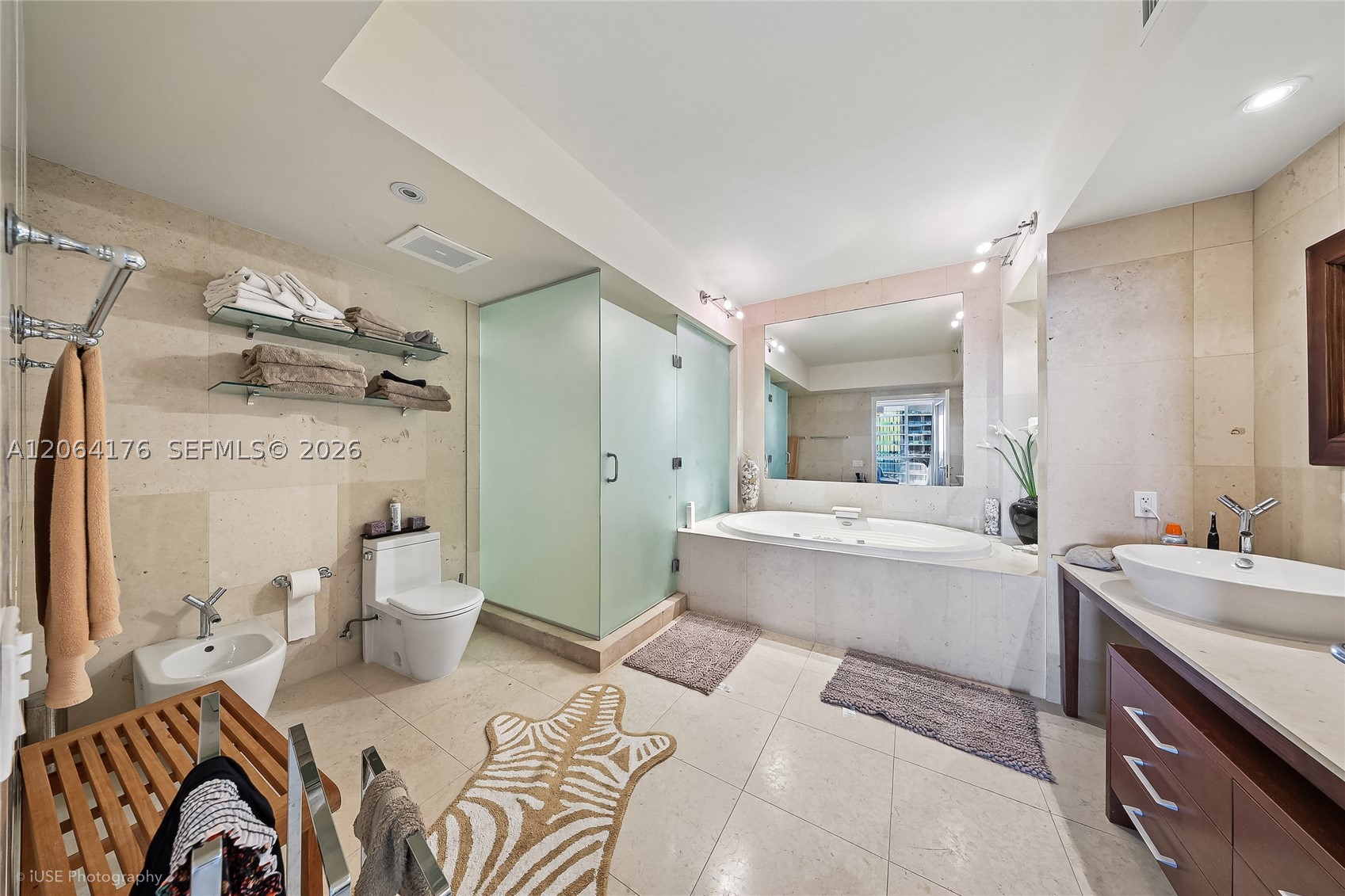 450 Alton Rd #1904, Miami Beach FL 33139