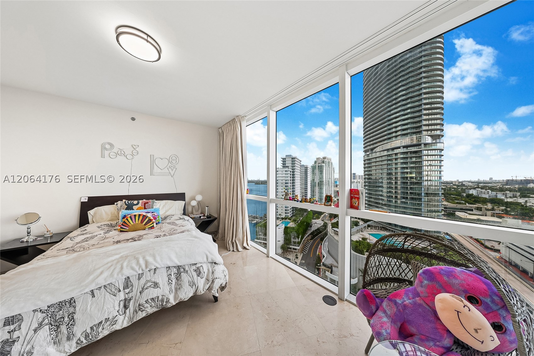 450 Alton Rd #1904, Miami Beach FL 33139