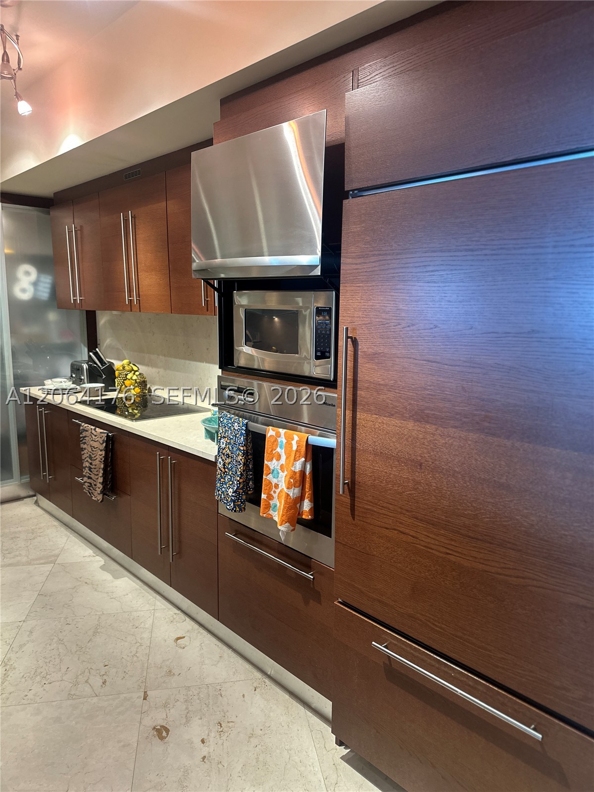 450 Alton Rd #1904, Miami Beach FL 33139