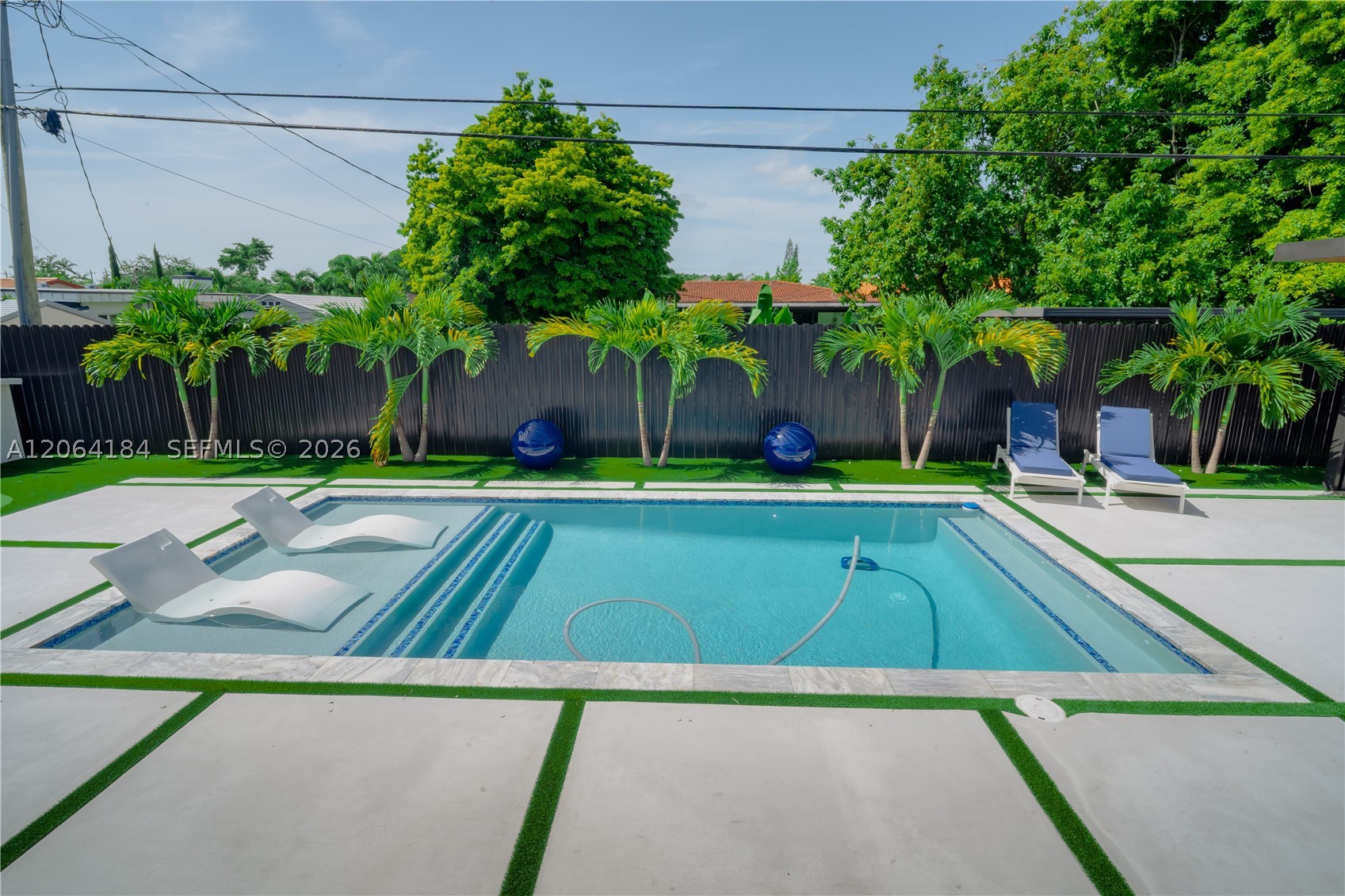 9330 SW 34th St, Miami FL 33165