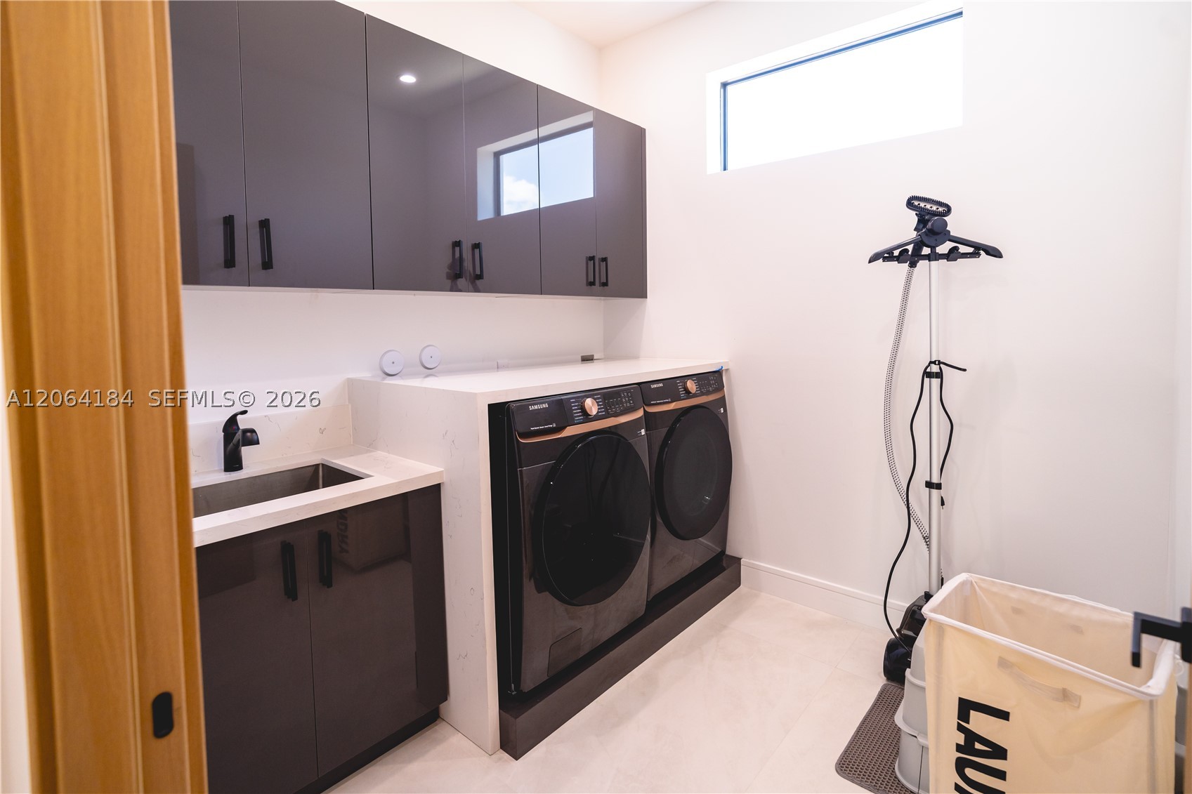 9330 SW 34th St, Miami FL 33165