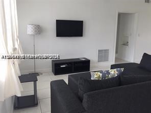 200 S Shore Dr #7, Miami Beach FL 33141