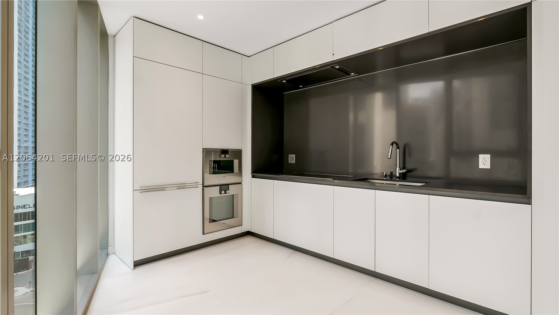 300 Biscayne Boulevard Way #1106E, Miami FL 33131