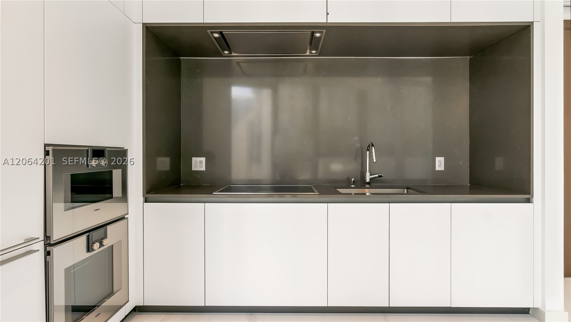 300 Biscayne Boulevard Way #1106E, Miami FL 33131