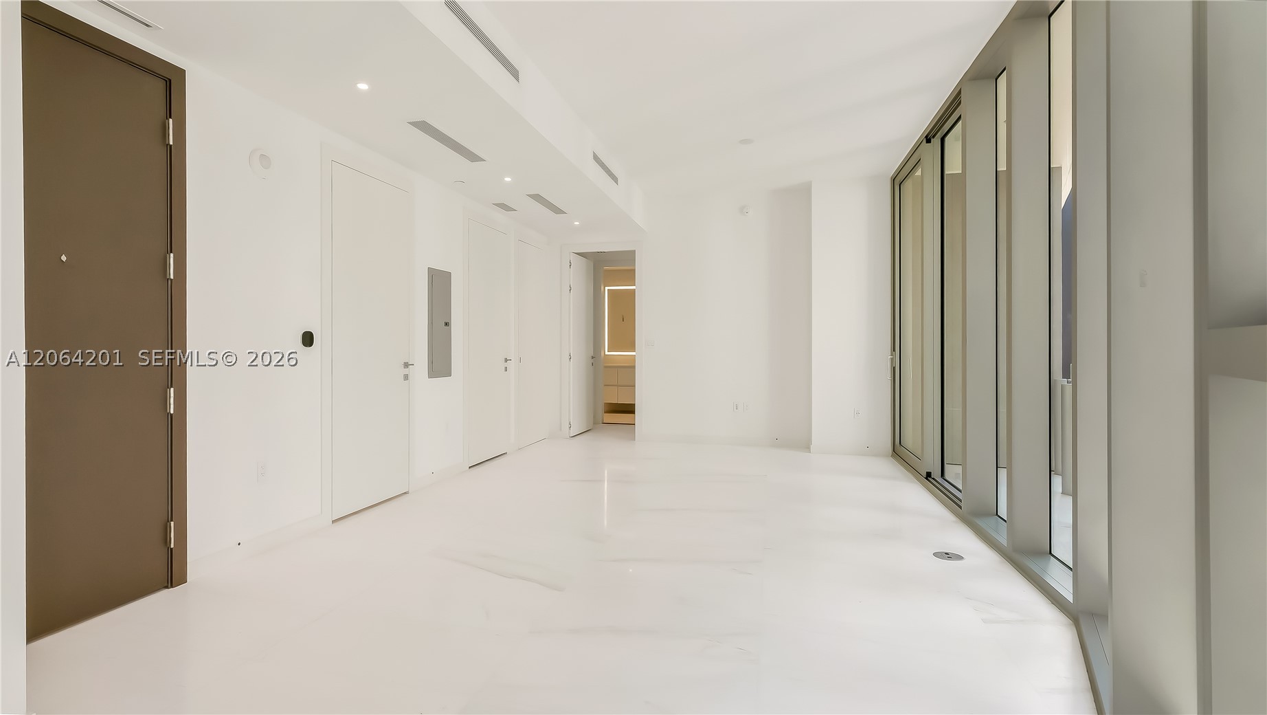 300 Biscayne Boulevard Way #1106E, Miami FL 33131
