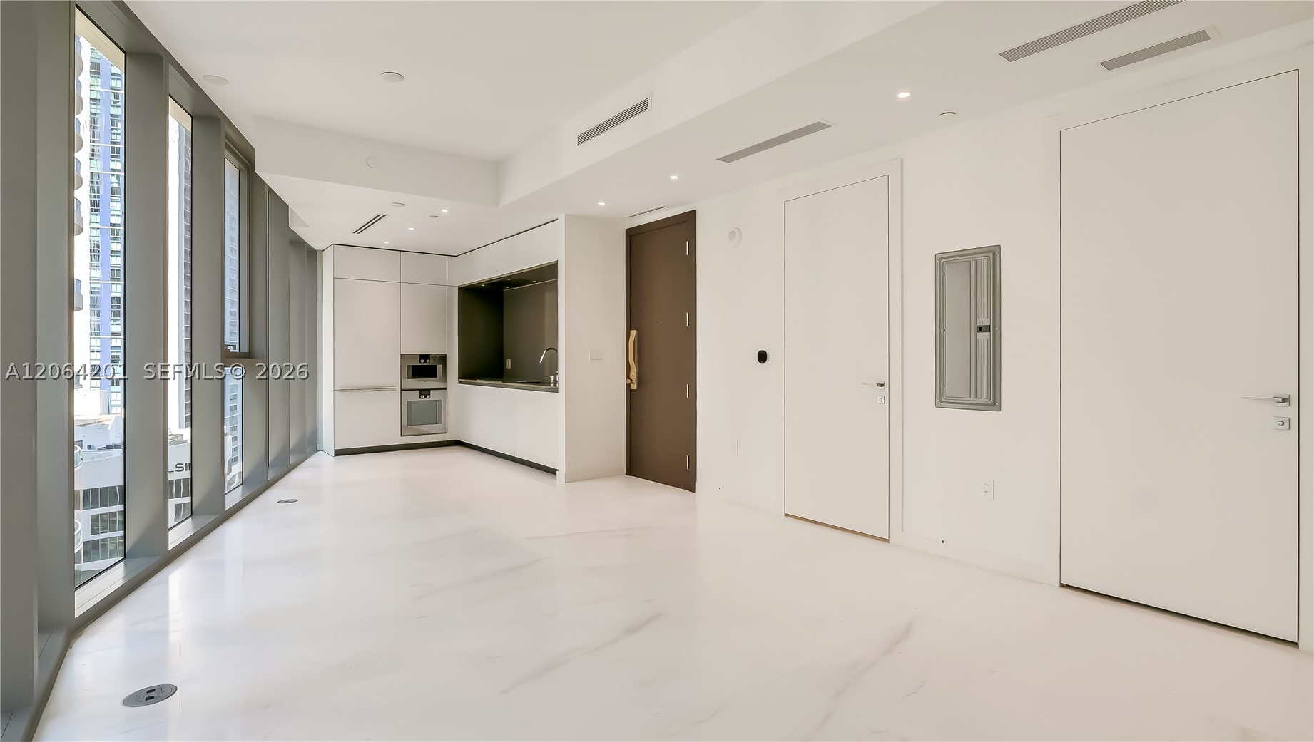 300 Biscayne Boulevard Way #1106E, Miami FL 33131