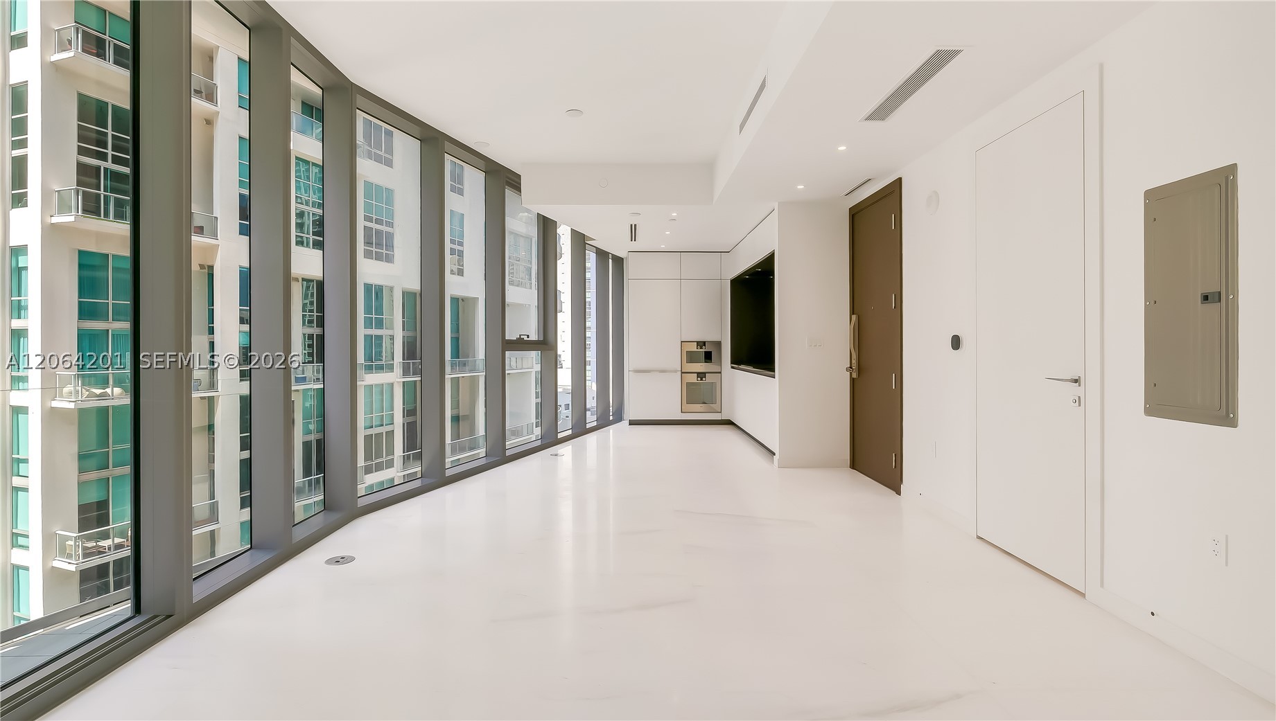 300 Biscayne Boulevard Way #1106E, Miami FL 33131