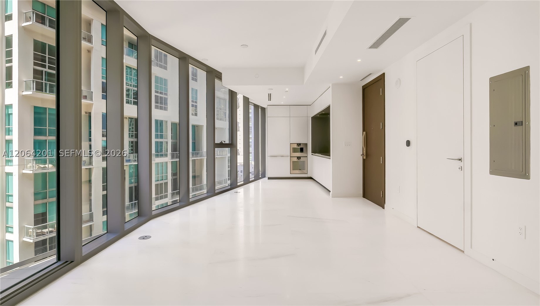 300 Biscayne Boulevard Way #1106E, Miami FL 33131