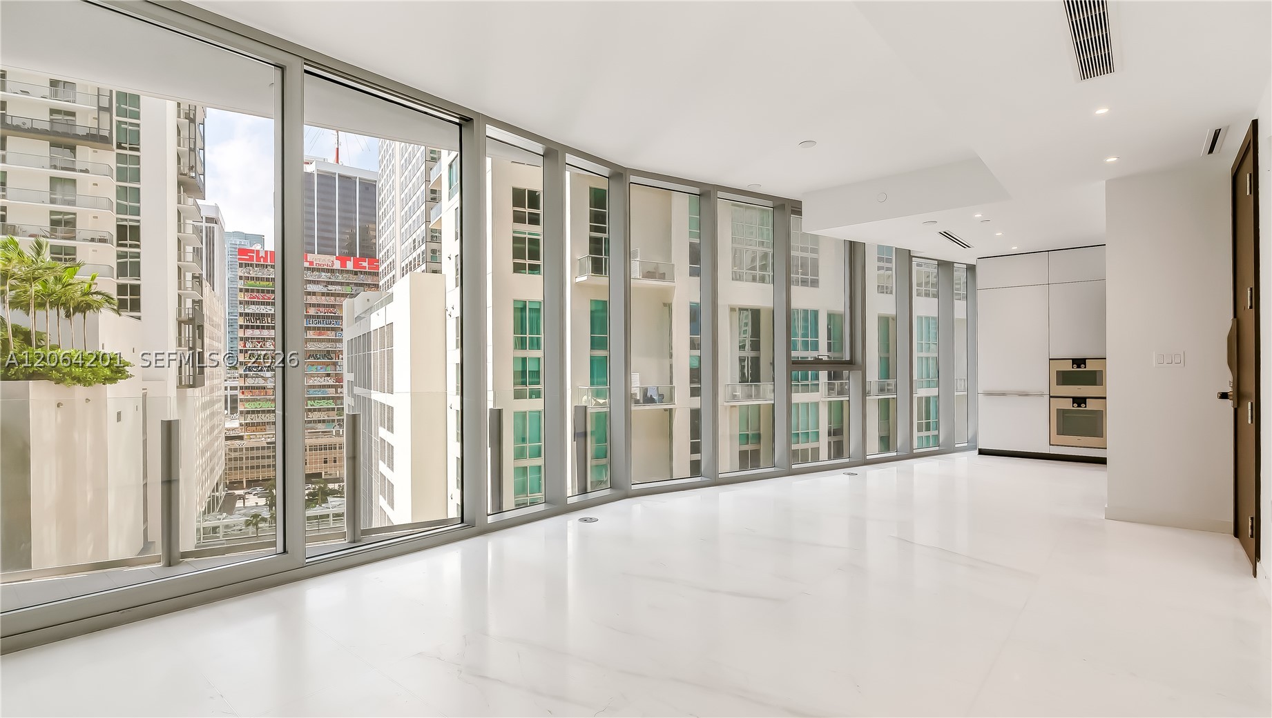 300 Biscayne Boulevard Way #1106E, Miami FL 33131