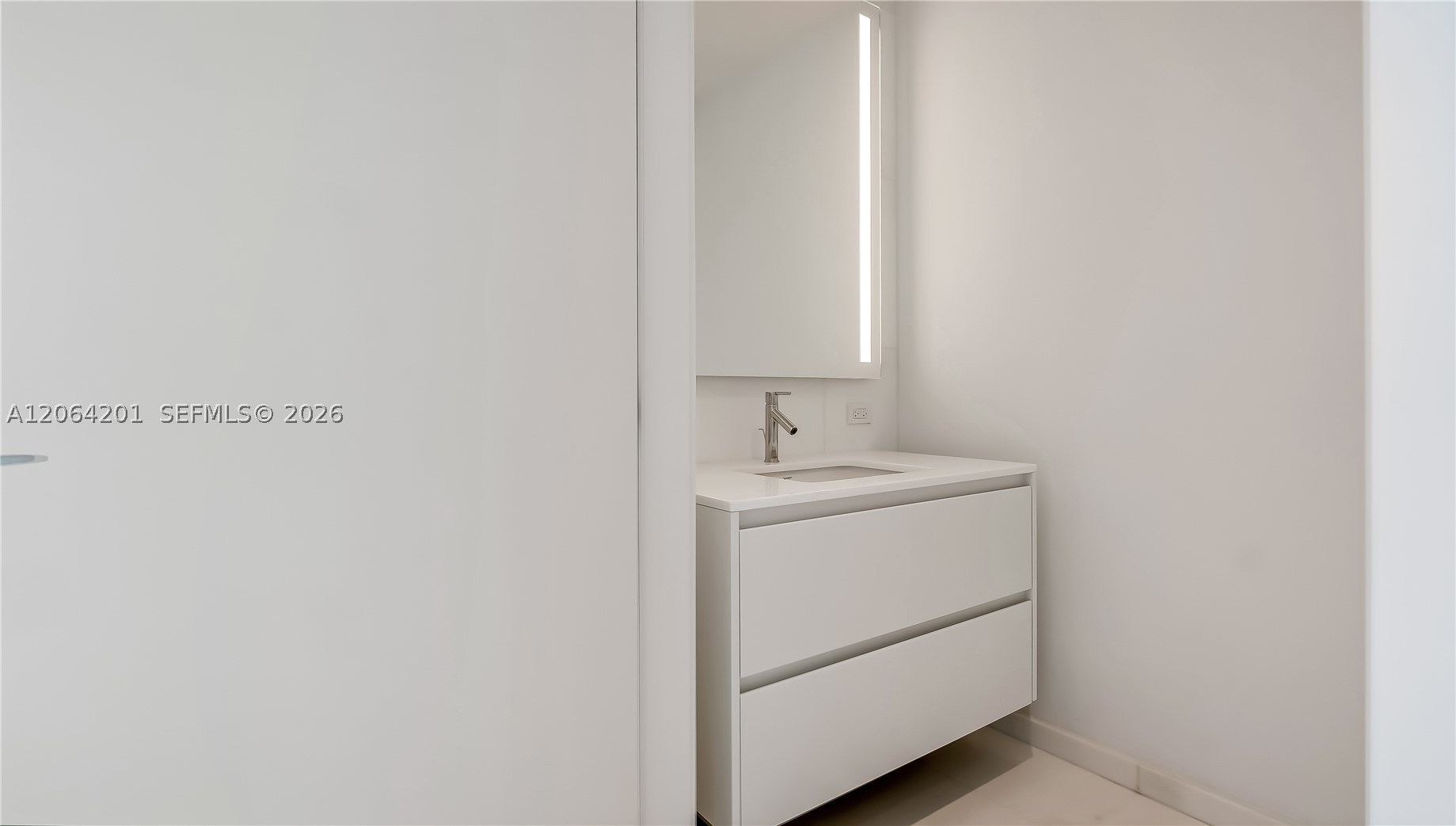 300 Biscayne Boulevard Way #1106E, Miami FL 33131