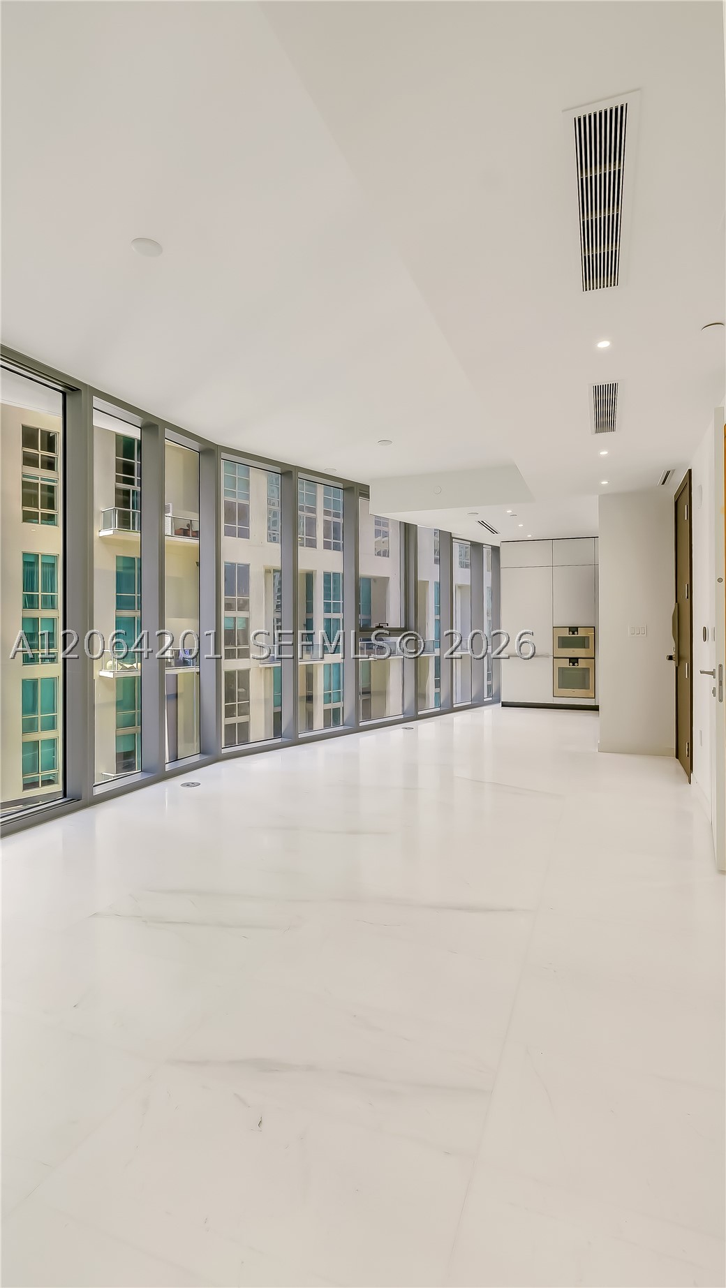 300 Biscayne Boulevard Way #1106E, Miami FL 33131
