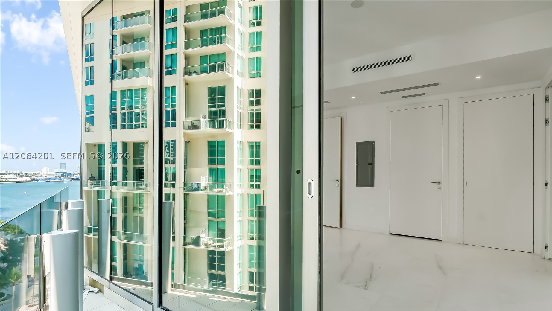300 Biscayne Boulevard Way #1106E, Miami FL 33131