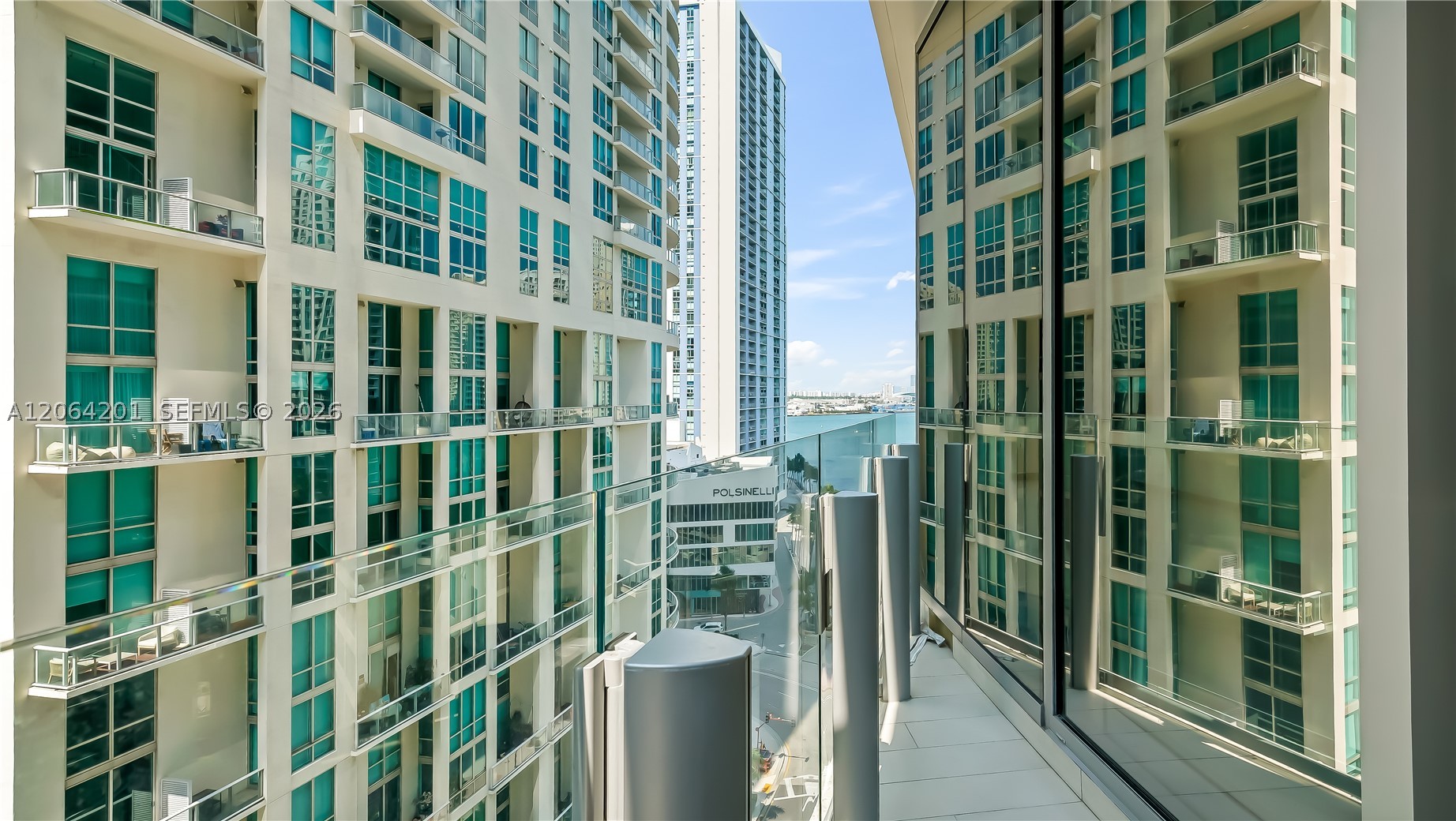 300 Biscayne Boulevard Way #1106E, Miami FL 33131