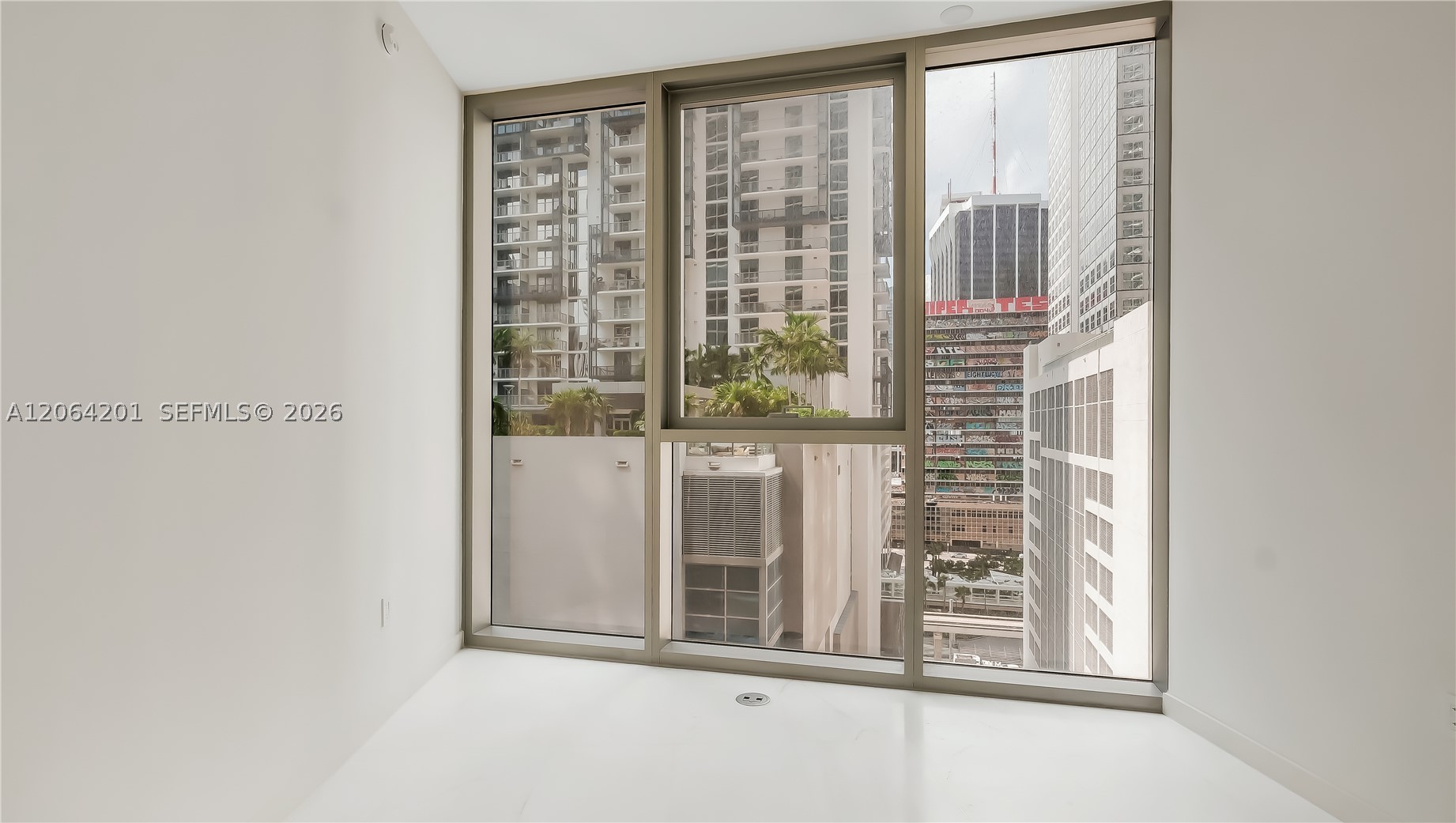 300 Biscayne Boulevard Way #1106E, Miami FL 33131