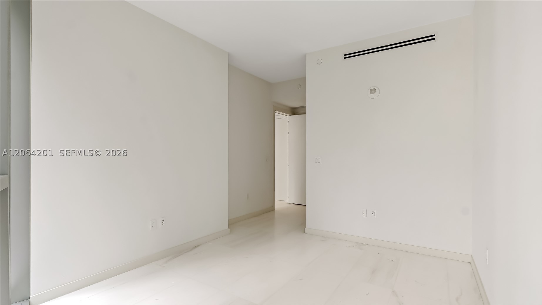 300 Biscayne Boulevard Way #1106E, Miami FL 33131