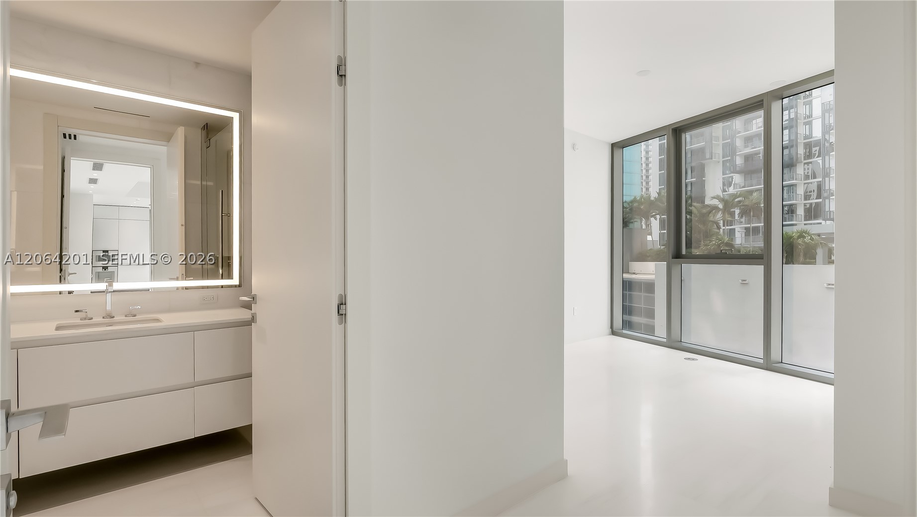 300 Biscayne Boulevard Way #1106E, Miami FL 33131