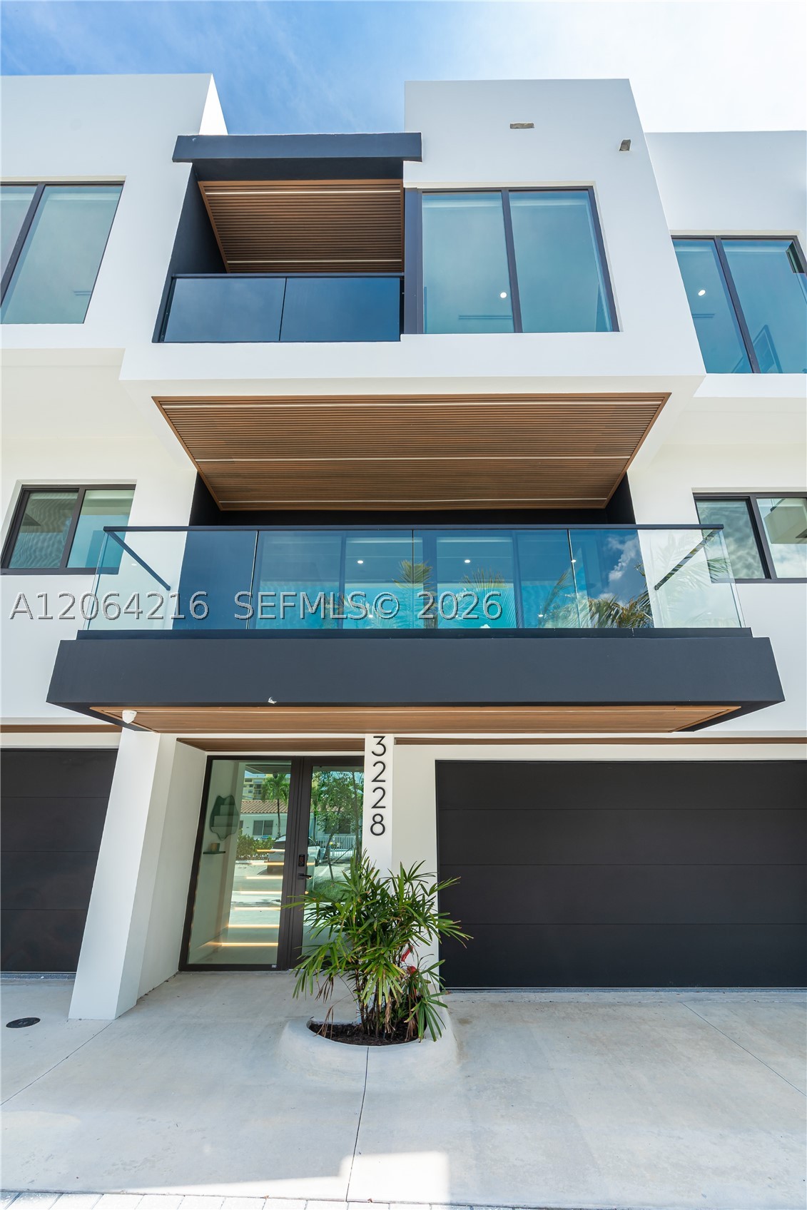 3228 NE 7th St, Pompano Beach FL 33062