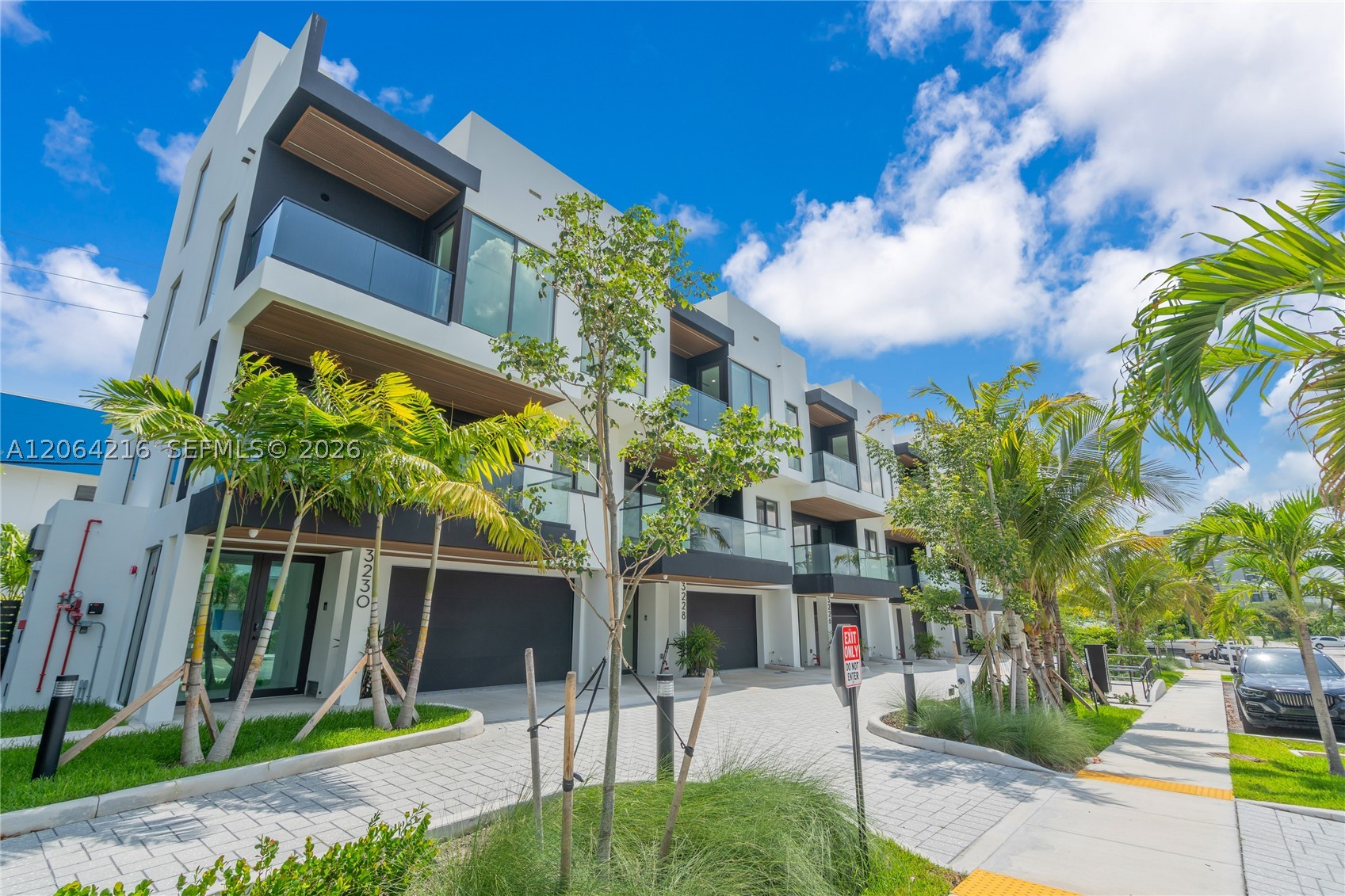 3228 NE 7th St, Pompano Beach FL 33062