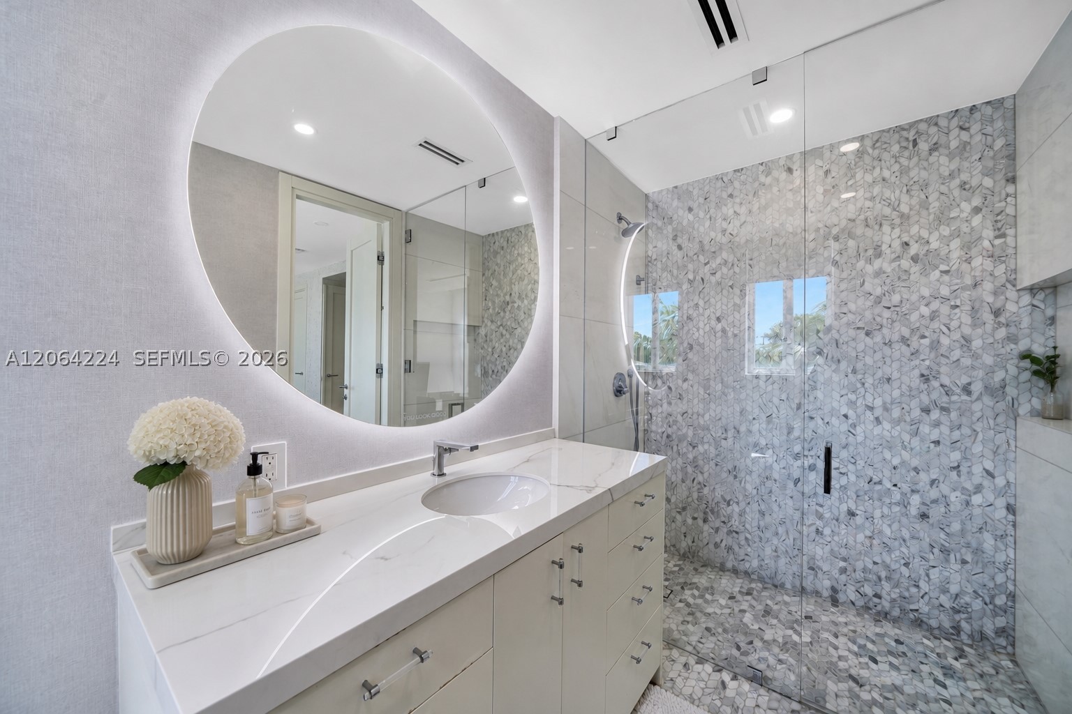 6203 Laguna Path N, Miami Beach FL 33141