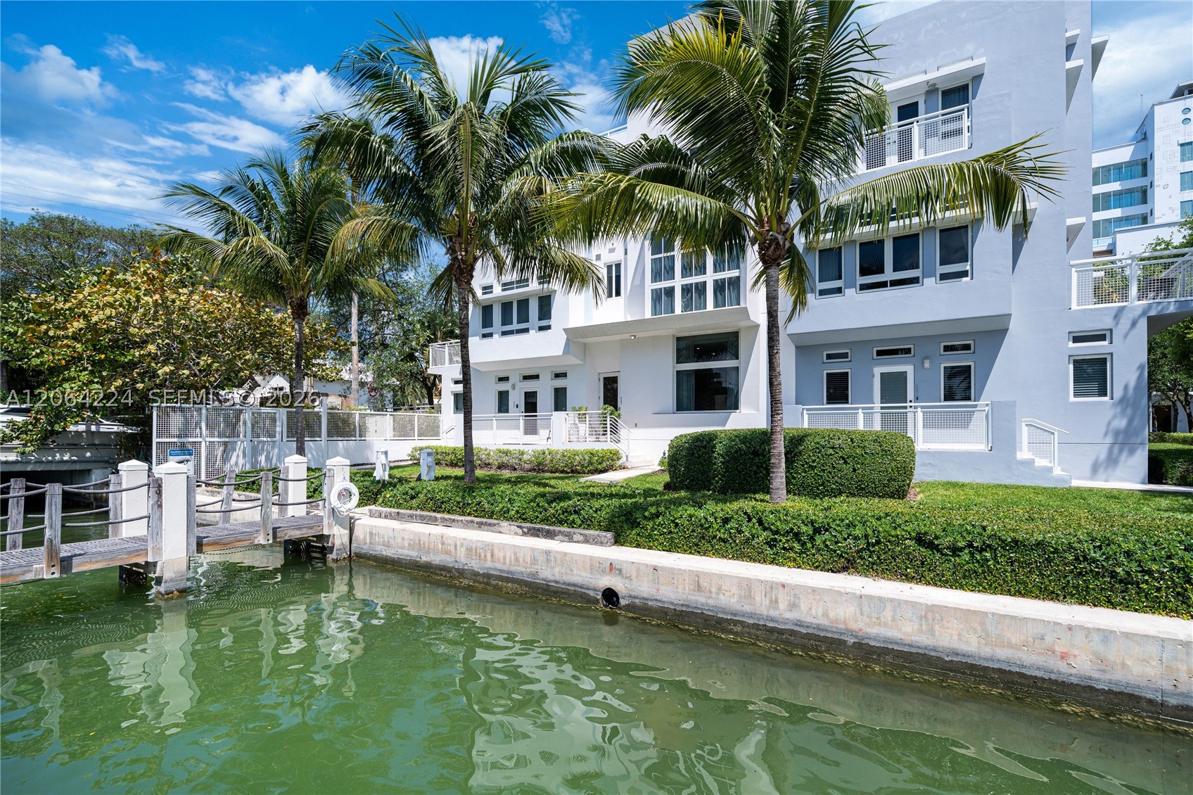 6203 Laguna Path N, Miami Beach FL 33141