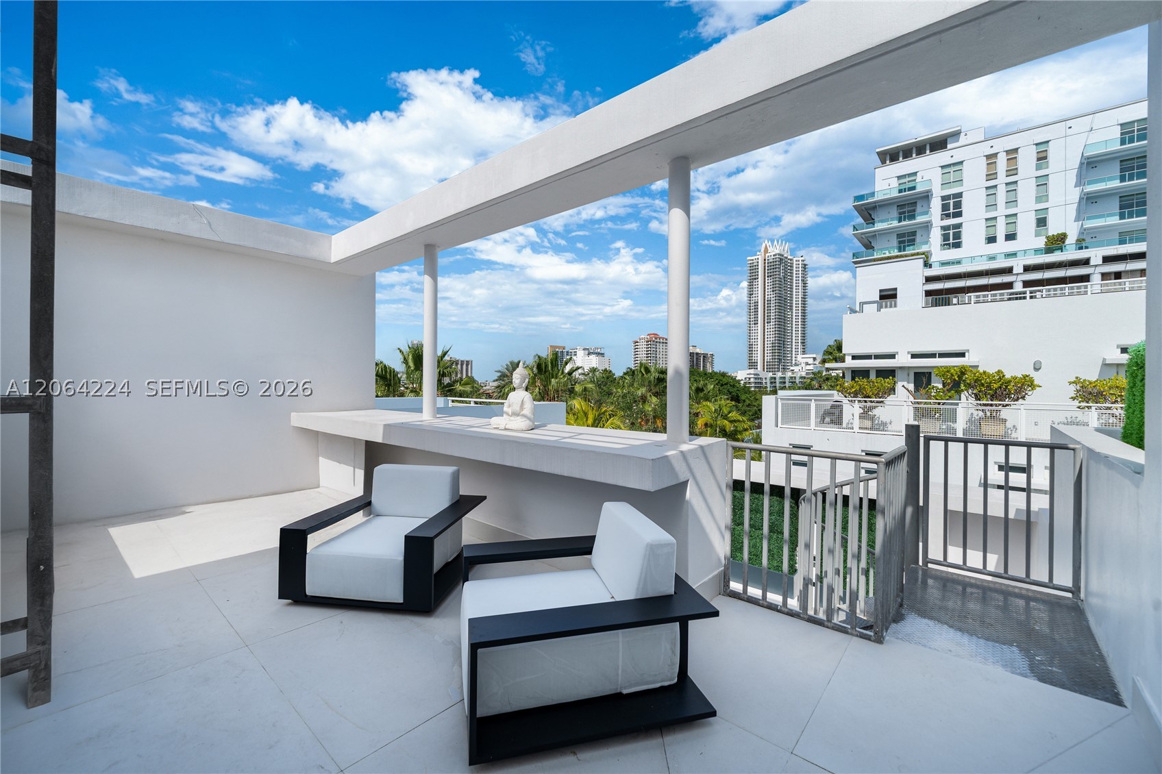 6203 Laguna Path N, Miami Beach FL 33141