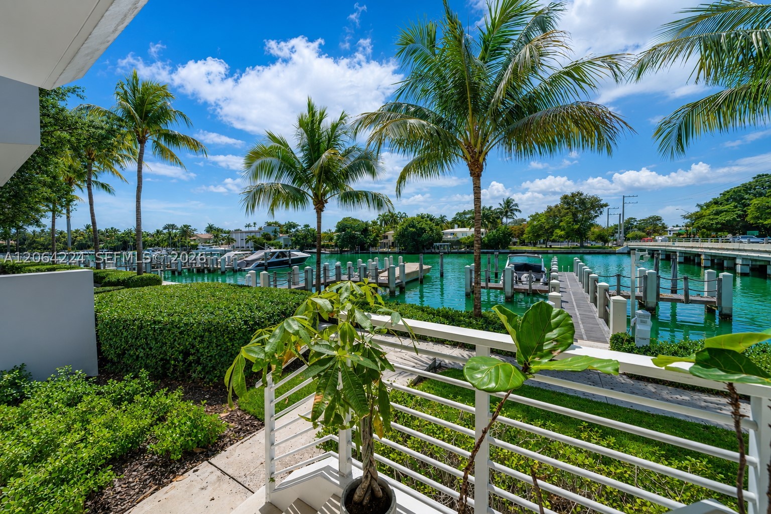 6203 Laguna Path N, Miami Beach FL 33141