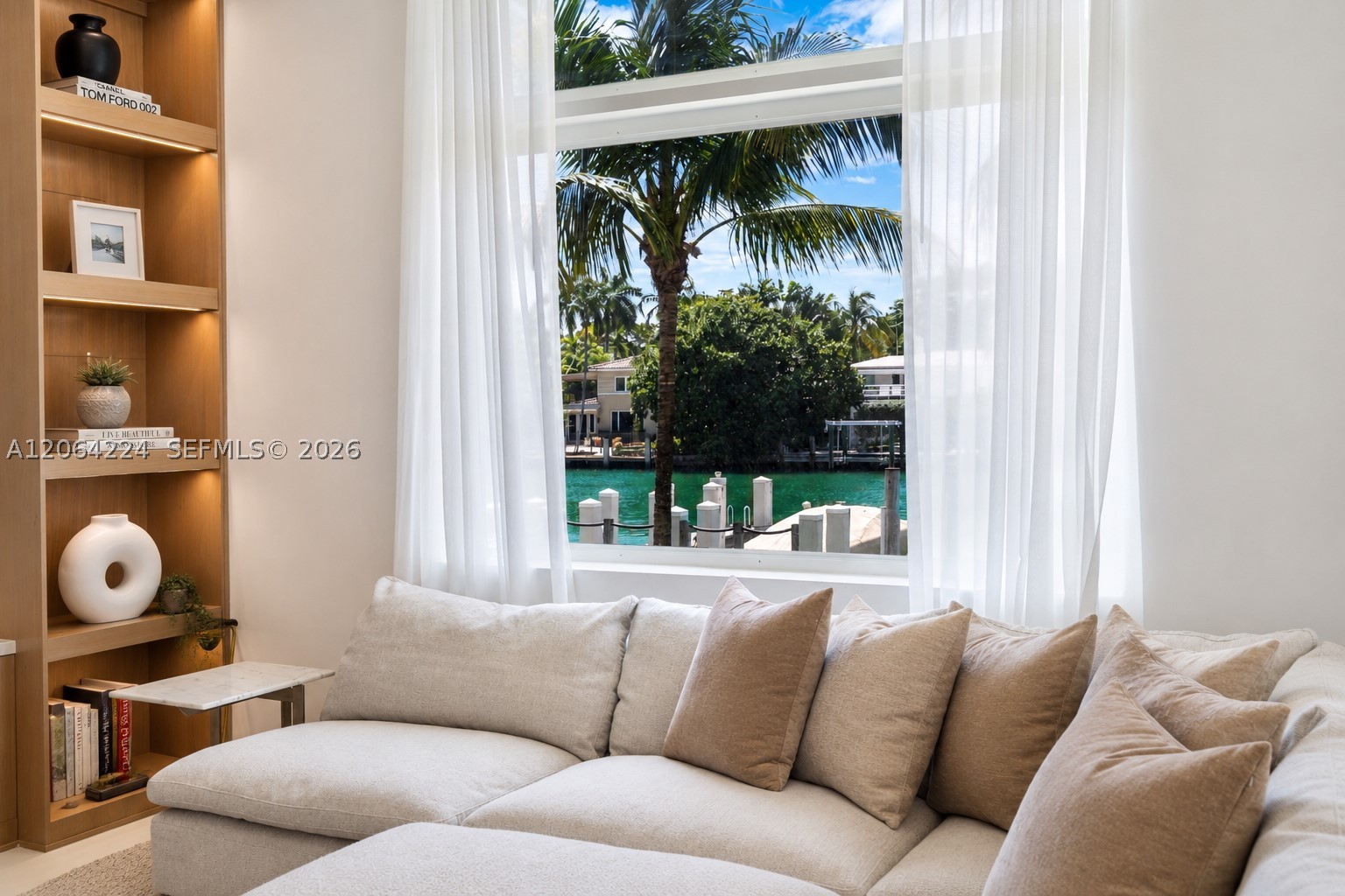 6203 Laguna Path N, Miami Beach FL 33141